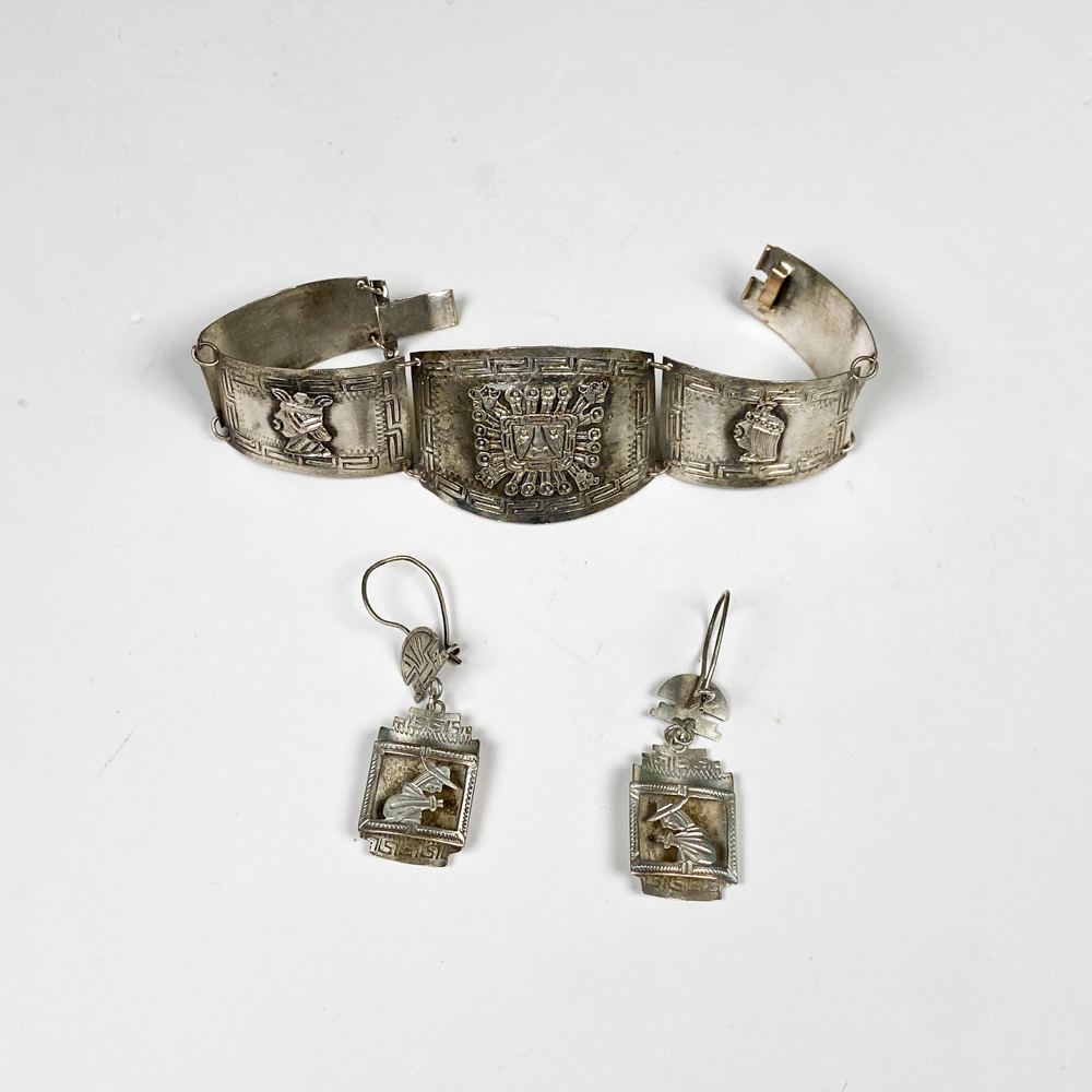 Pulsera de plata con decoraciones de caravanas: Un tesoro para coleccionistas