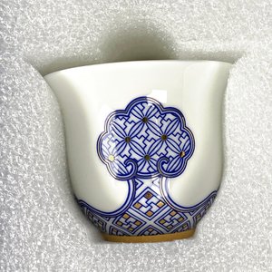 Juego de Porcelana China para Sake: Tazas, Platillos y Piezas de Servir con Decoración Marina (15 Piezas) - imagen 5