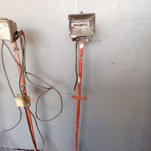 3 Focos Industriales con Pie de Hierro Naranja - imagen 3