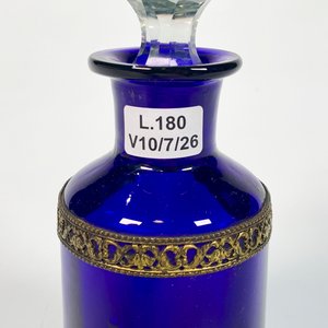 Perfumero Vintage de Cristal Azul con Detalles Dorados y Tapón Facetado - imagen 2