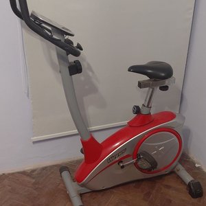Bicicleta Fija Ergométrica Winner Roja y Gris - imagen 5