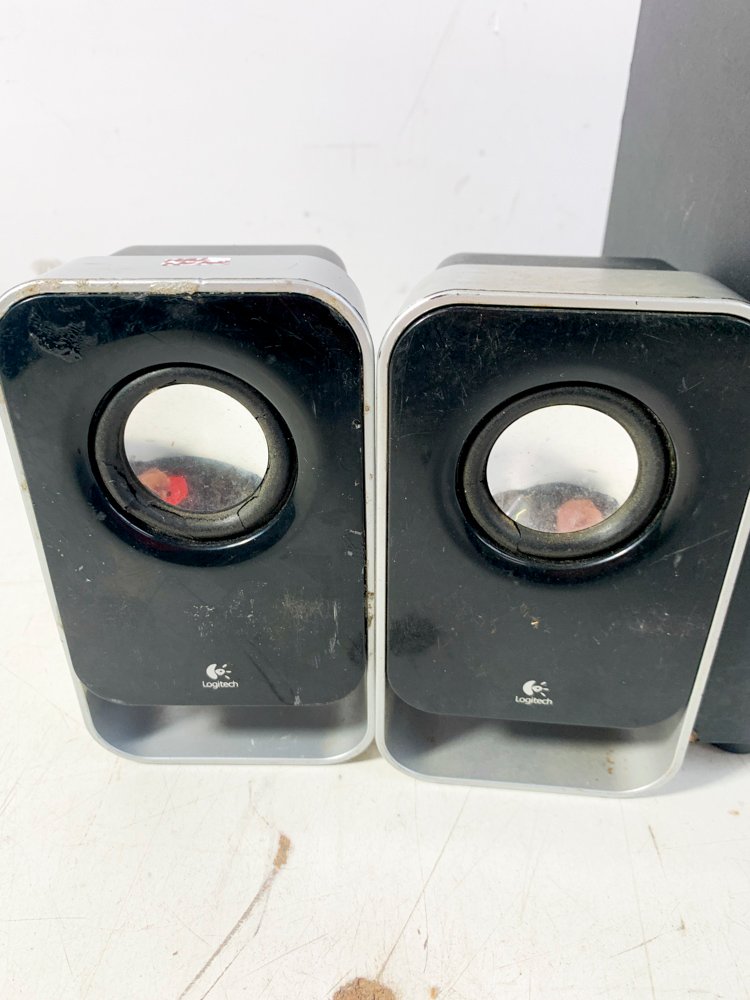 Equipo de Sonido Logitech 2.1 - Prendedor - imagen 2