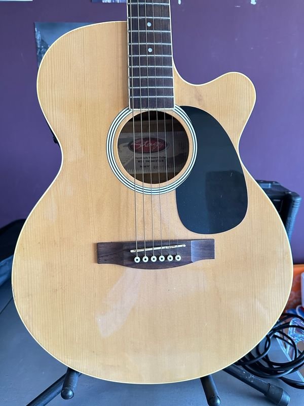 Guitarra Electroacústica STAGG CON ESTUCHE Y SOPORTE - Instrumento Musical - imagen 4