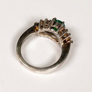 Anillo de Plata con Piedra Verde y Circones - imagen 4