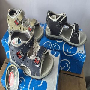 Lote anterior: Sandalias Infantiles Varias Talles 30 a 36