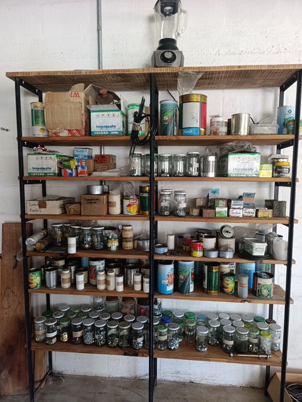 Lote siguiente: Estantería de almacenamiento multi-nivel