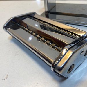 Máquina para Hacer Pasta "Pasta Roller" y Batidora Eléctrica James - imagen 4
