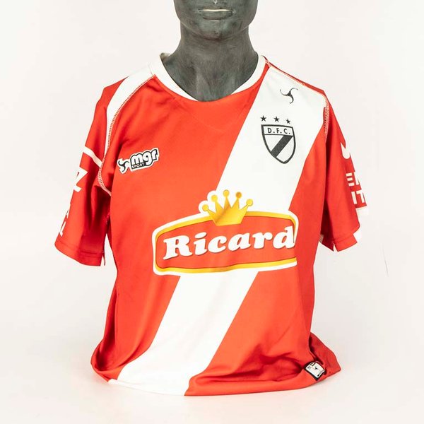 Lote siguiente: Camiseta de Danubio de utilería marca mgr N°9 segunda equipación del año 2005/06