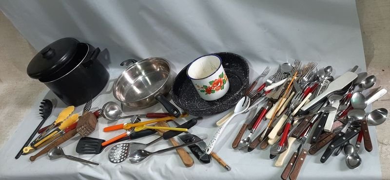 Lote de Utensilios de Cocina y Ollas