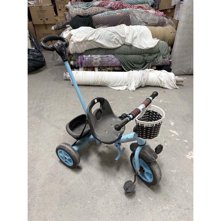 Lote siguiente: Triciclo de niño con manija para niños