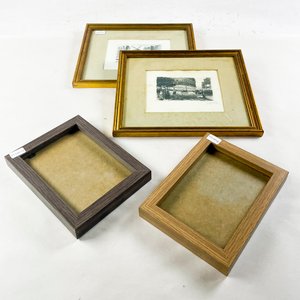 Lote anterior: Lote de 4 Portaretratos y Grabados con Escenas Parisinas