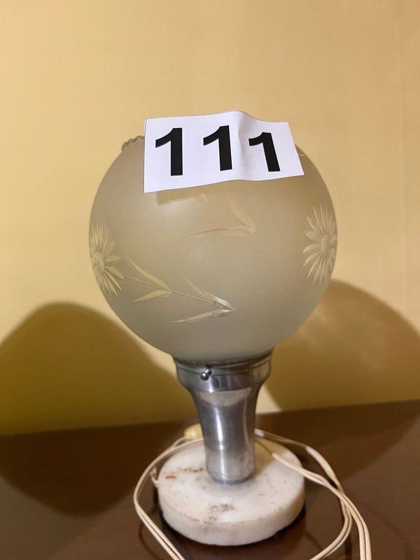 Lámpara de mesa con globo de vidrio con flores - imagen 2