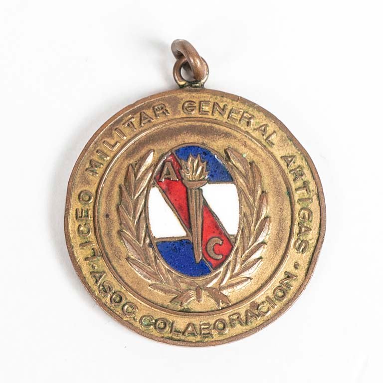 Lote anterior: Medalla uruguaya de la Liceo Militar General Artigas