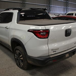 Camioneta Fiat Toro Blanca con Daños Severos - imagen 2