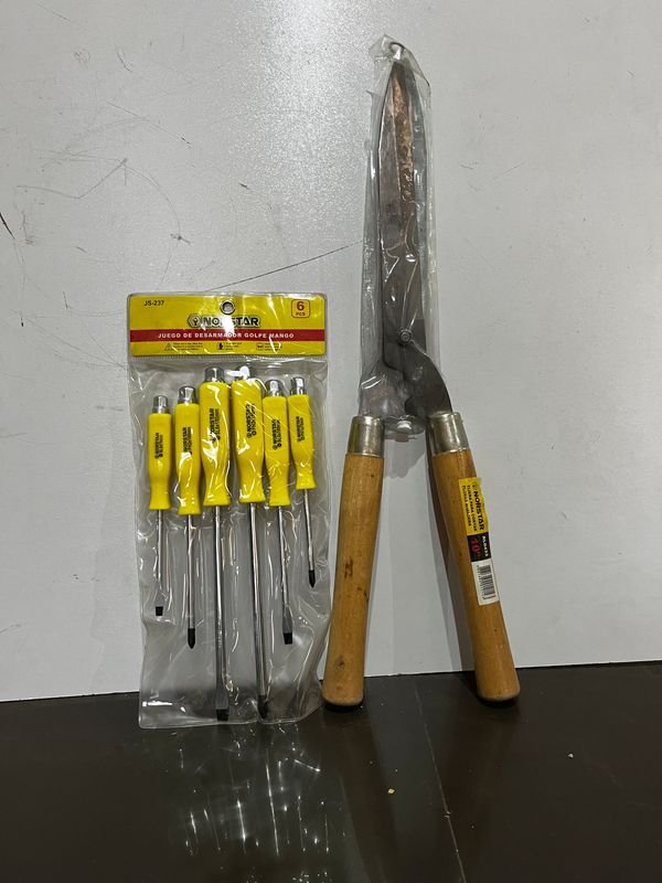 Destornilladores y Tijeras de Poda en Paquete