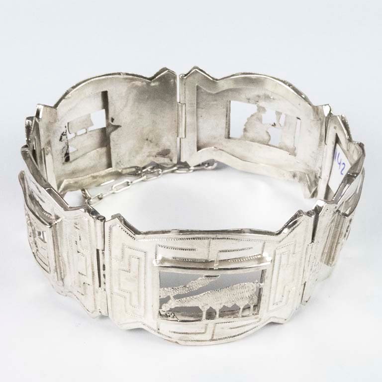 Pulsera de Plata con Diseño de Ovejas y Paisaje