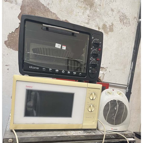 Lote de Electrodomésticos: Microondas, Hornito y Calefactor - imagen 1