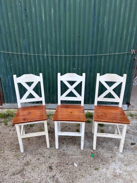 3 Sillas de Madera Estilo Rústico