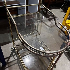 Lote anterior: Mesa Bar Vintage con Vidrio y Ruedas