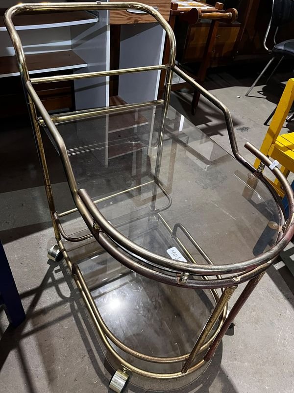 Mesa Bar Vintage con Vidrio y Ruedas
