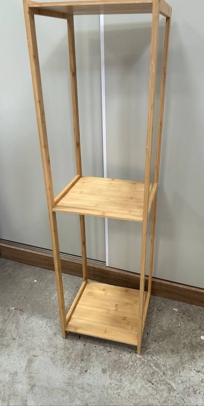 Lote anterior: Pequeña Estateria En Madera Para Venta