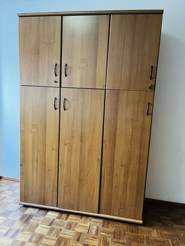 Lote siguiente: Mueble biblioteca con estantes intercambiables