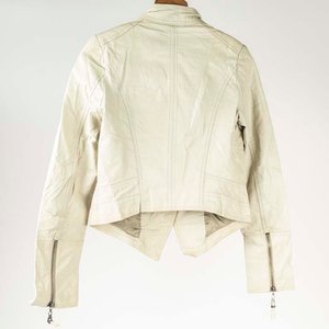 Campera de Cuero Marfil Vero Moda Talle M Nueva con Etiqueta - imagen 2