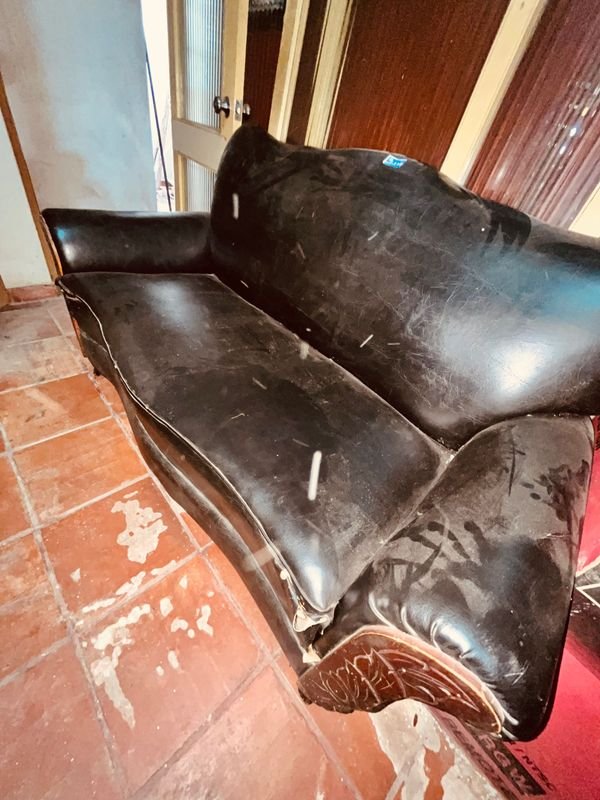 Sillon Frances Tapizado Negro - Muebles Usados - imagen 5