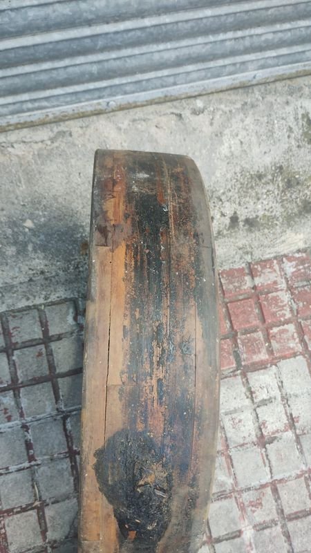 Polea de madera de algarrobo en buen estado - imagen 2