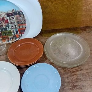 Lote de 12 Platos y Vasos en Diversos Tamaños y Colores - imagen 8