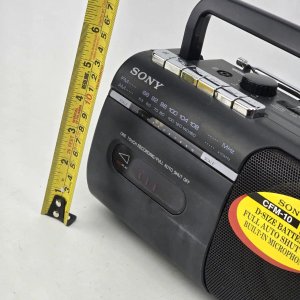 Radio Portátil Sony CFM-10 con Cassette y Micrófono Incorporado - imagen 6