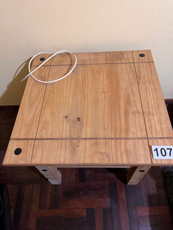 Lote siguiente: Mesa de Ratón Mexicana de Madera