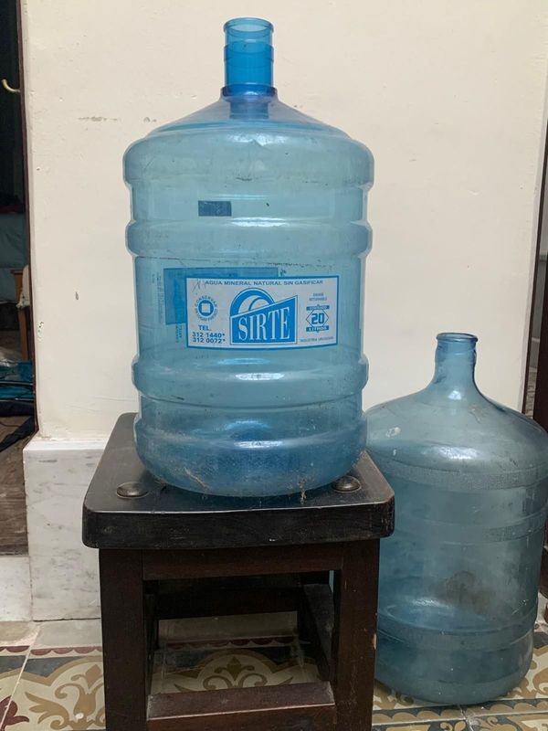 Lote siguiente: Botellas de agua de 20L