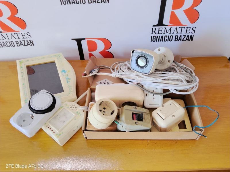 Lote de electrónicos y accesorios - imagen 2
