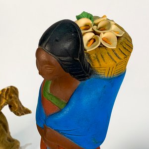 Lote de 4 Figuras Decorativas: Caballos, Elefante y Dama Peruana - imagen 4