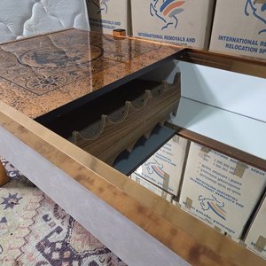 Mesa Ratona Vintage con Bar Interior y Diseño Náutico - imagen 3