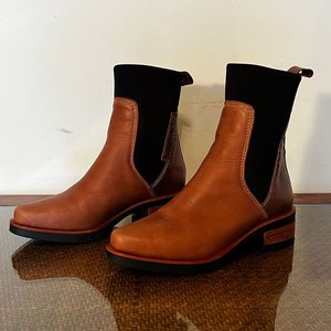 Lote siguiente: Botas La Romana Cuero Whisky Talle 36 Diseño Italiano