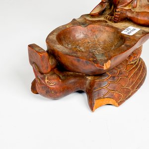 Cenicero de madera figura indigena, 17 x 16 altura (punta detalle) - imagen 4