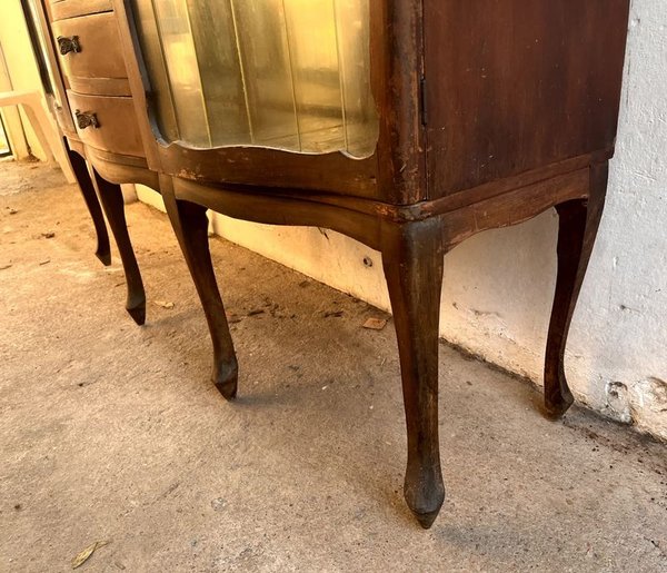 Muebles de lujo con detalles ornamentales y hardware de bronce - imagen 3