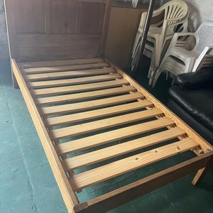 Cama de Plaza y Media de Madera con Elástico - imagen 8