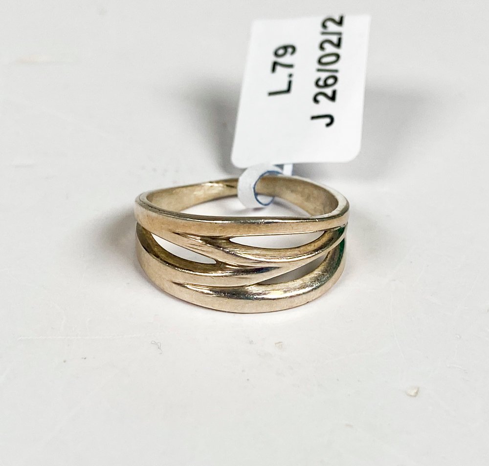 Anillo de plata calado, medida 17 mm
