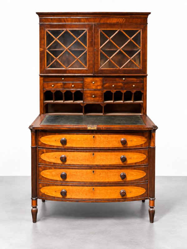 Bureau Secretaire Inglés de Caoba con Puertas Acristaladas y Cajones