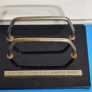 Objeto Conmemorativo "Cincuentenario del Banco de Pando" Base de Ónix - imagen 2