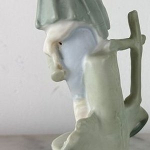Figura Antigua de Porcelana Niño con Chaleco y Pantalón Azul - Gebruder Heubach - imagen 4