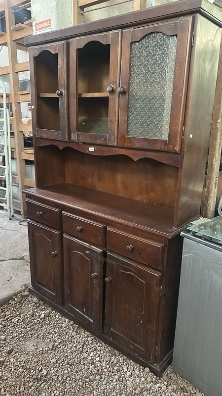 Aparador de comedor con puerta y cajones en condiciones aceptables - imagen 2