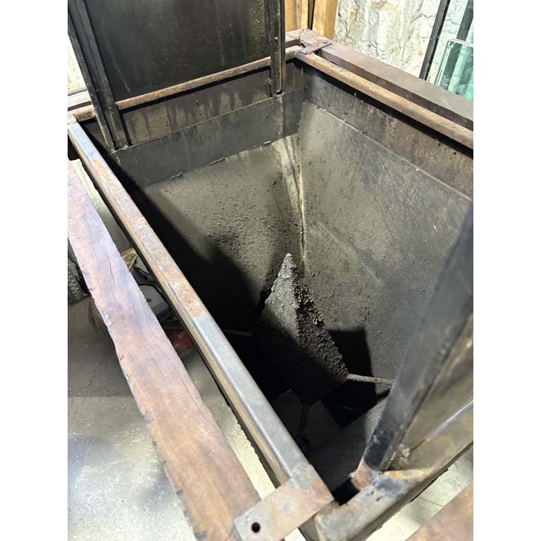 Campana de hierro y madera para ventilación - imagen 2