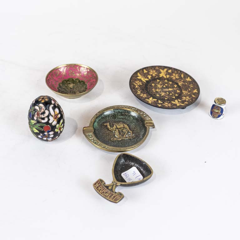 Lote anterior: Huevito cloisone, despojador de metal y 4 adornos de bronce  - Medidas: 10 y 6cm 