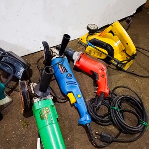 Lote de Herramientas: Cepillos, Amoladoras y Atornilladoras - imagen 3