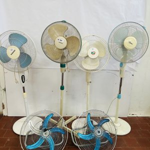 Lote anterior: Lote de 6 Ventiladores: 4 de Pie y 2 de Colgar
