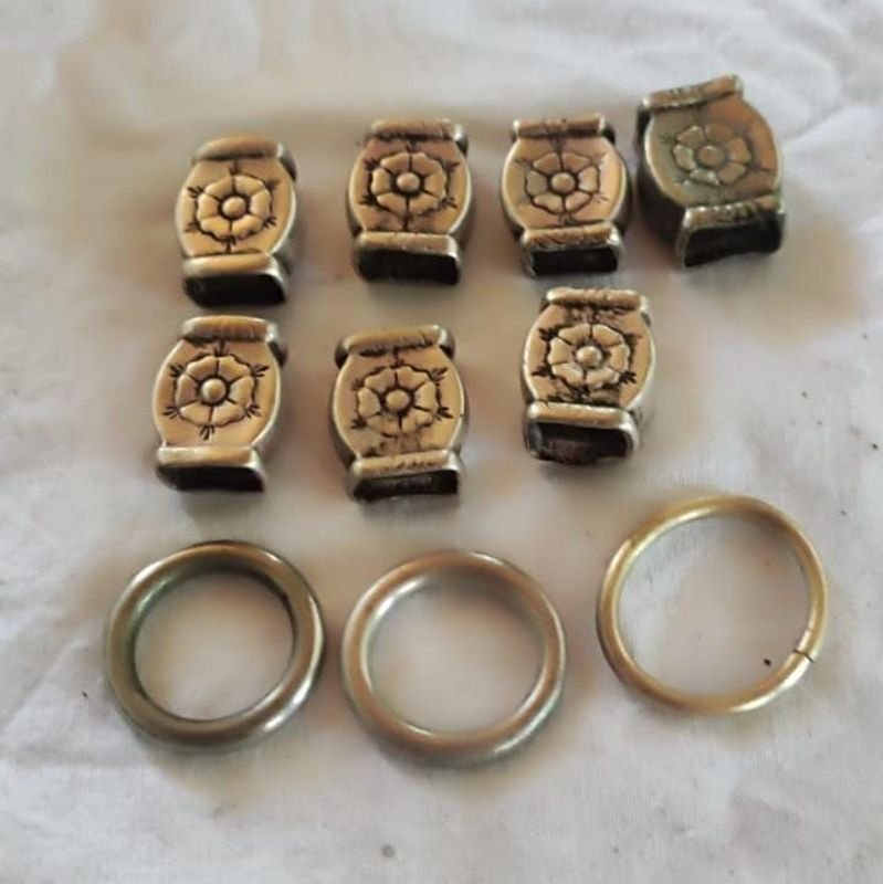Lote siguiente: Anillos de plata y oro en excelente condición